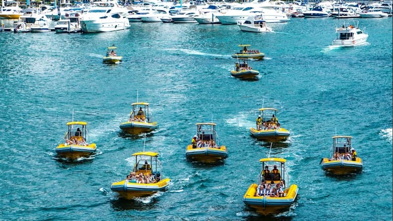 Save Up to 34% with Combo: 99 Minutes Premium Boat Tour + FREE Dubai Frame fr - Image 3